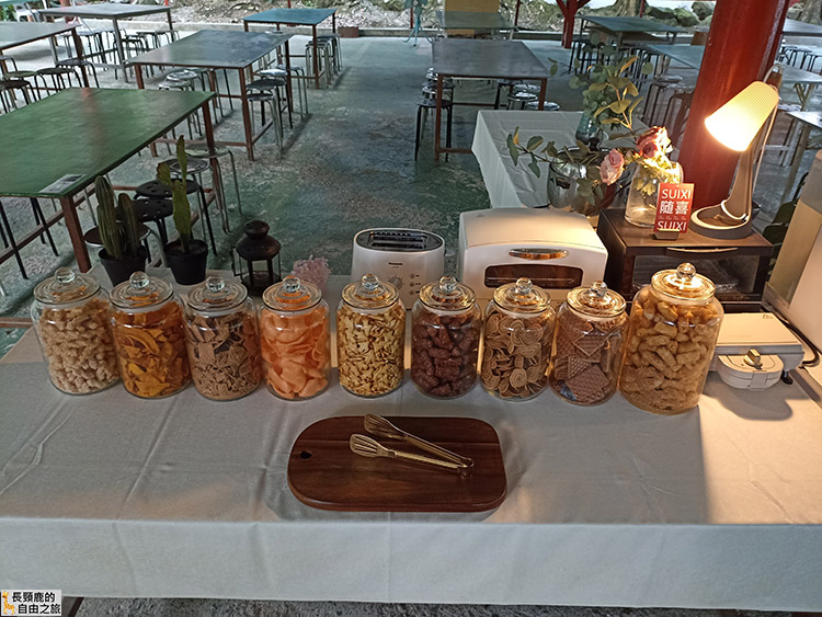 [露營] 美濃森林星光小屋 露營 溪流 泰式料理 - 長頸鹿的自由之旅｜旅遊紀錄 心得推薦 露營/浮潛/登山