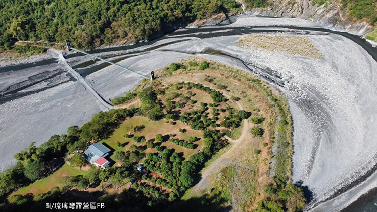 [露營] 琉璃灣露營區 河谷群山環繞 深山原始風貌 - 長頸鹿的自由之旅｜旅遊紀錄 心得推薦 露營/浮潛/登山